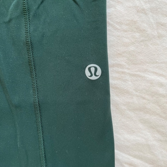 Lululemon⎜Fast and Free High-Rise Tight 28" *Brushed⎜Rainforest Green - Picture 13 of 15
